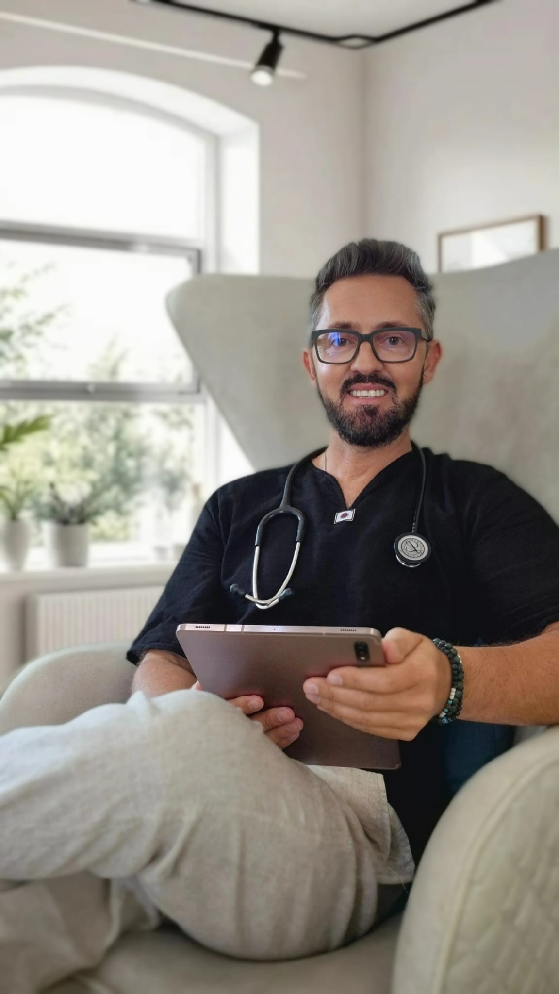 Marcin Wojtaszek, Osteopath